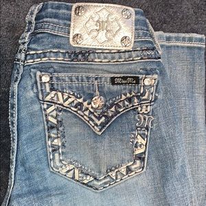 Miss Me Signature/Straight Leg Jeans